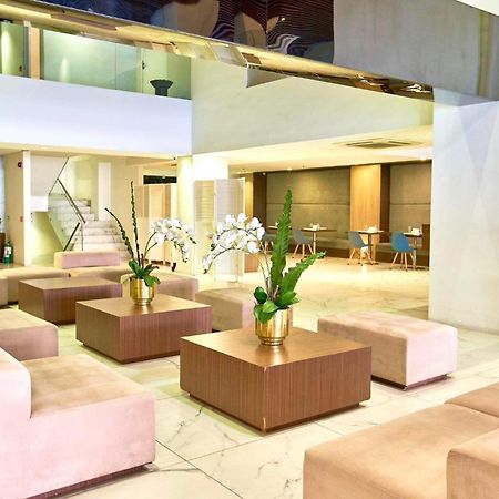 Ramada Encore By Wyndham Makati Makati City Bagian luar foto