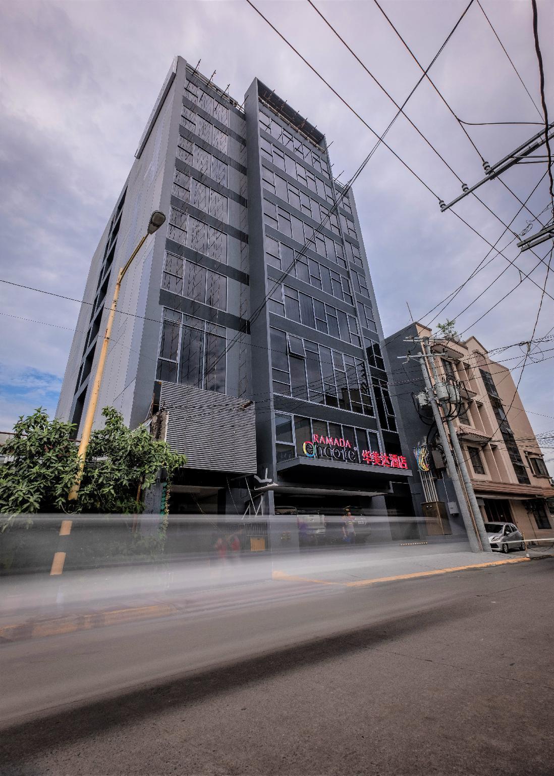 Ramada Encore By Wyndham Makati Makati City Bagian luar foto