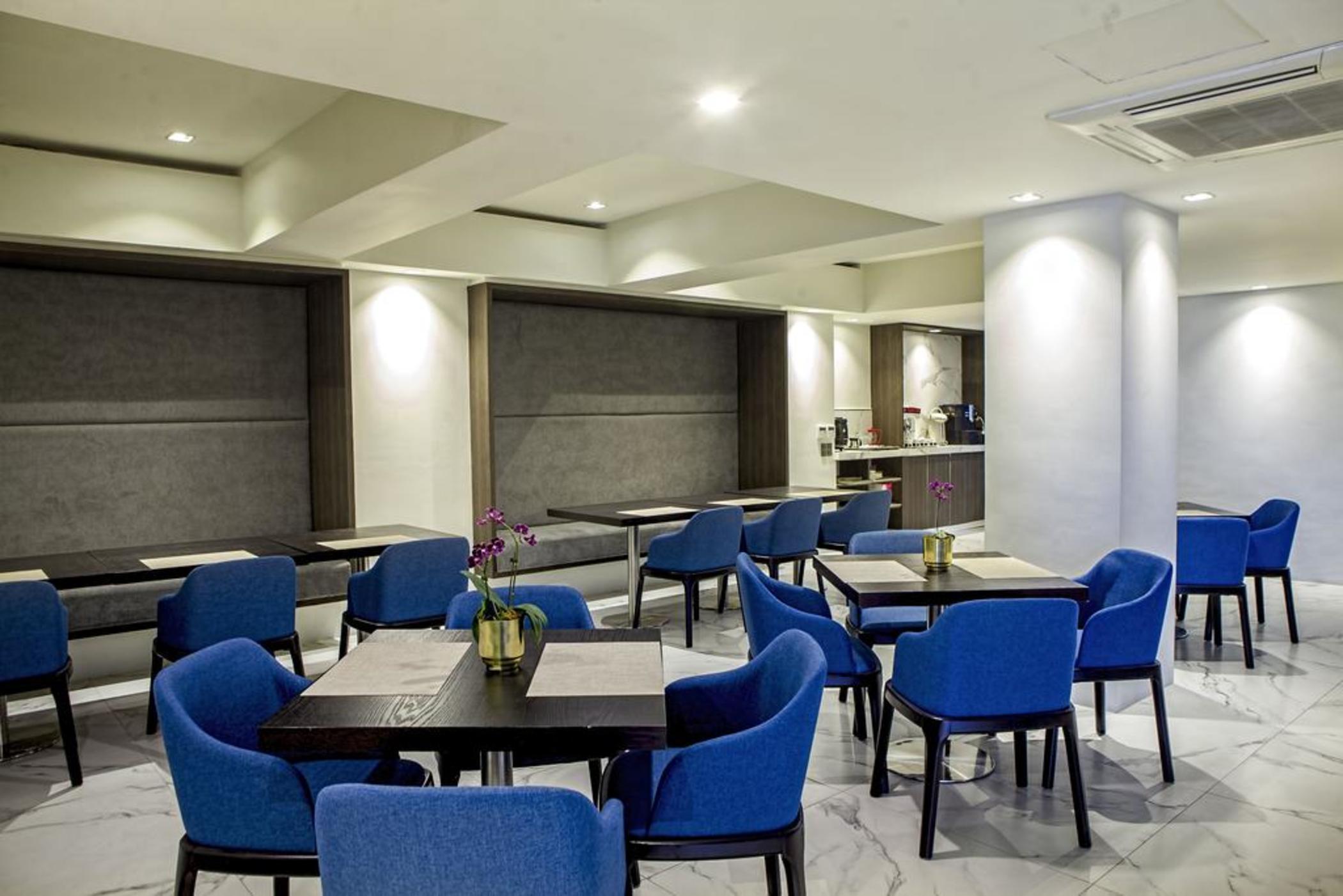 Ramada Encore By Wyndham Makati Makati City Bagian luar foto