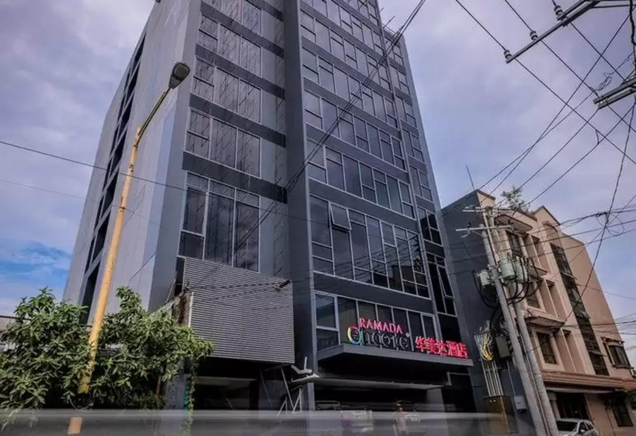 Ramada Encore By Wyndham Makati Makati City Bagian luar foto