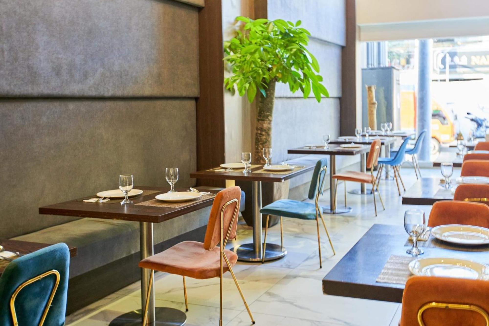 Ramada Encore By Wyndham Makati Makati City Bagian luar foto