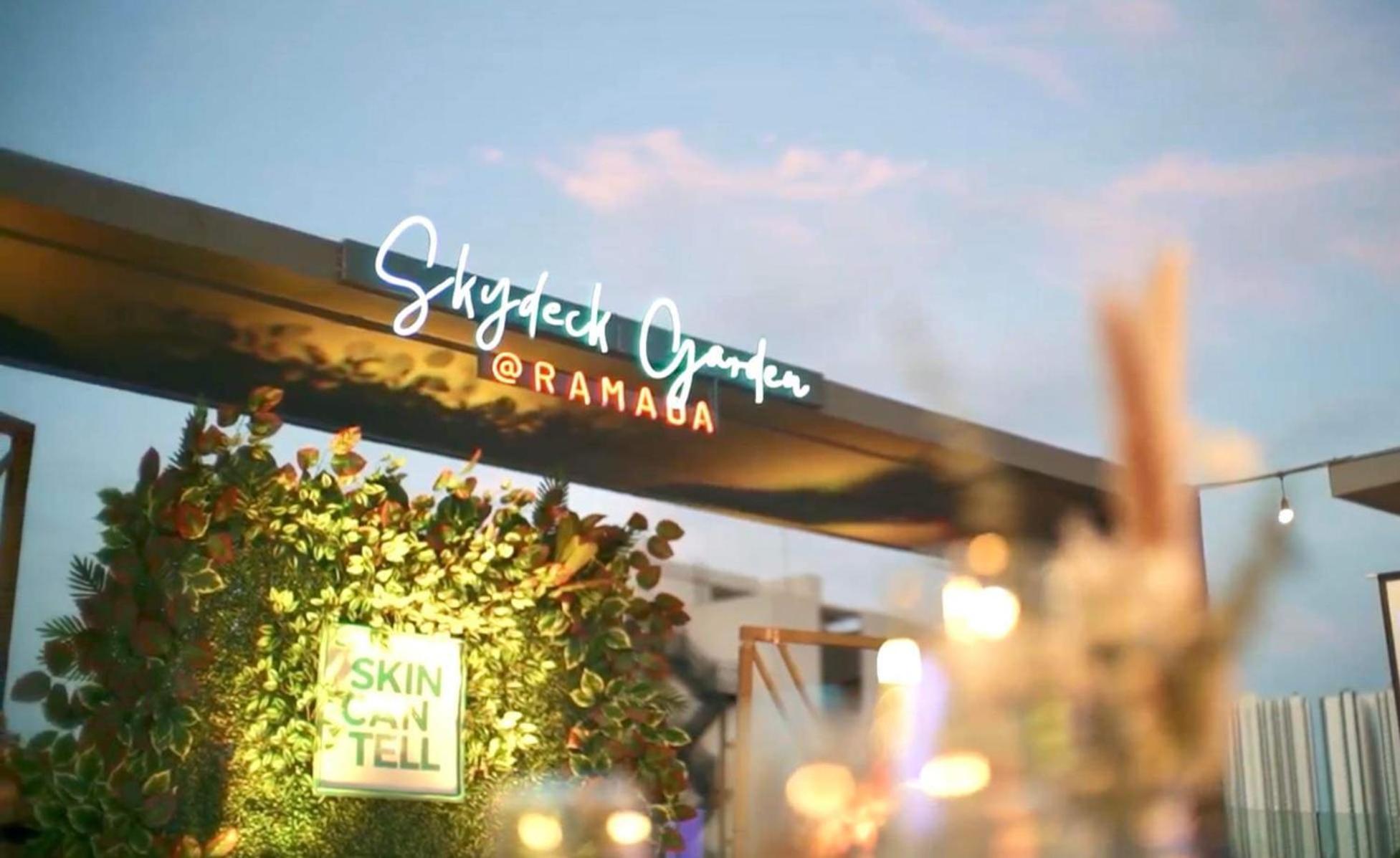 Ramada Encore By Wyndham Makati Makati City Bagian luar foto