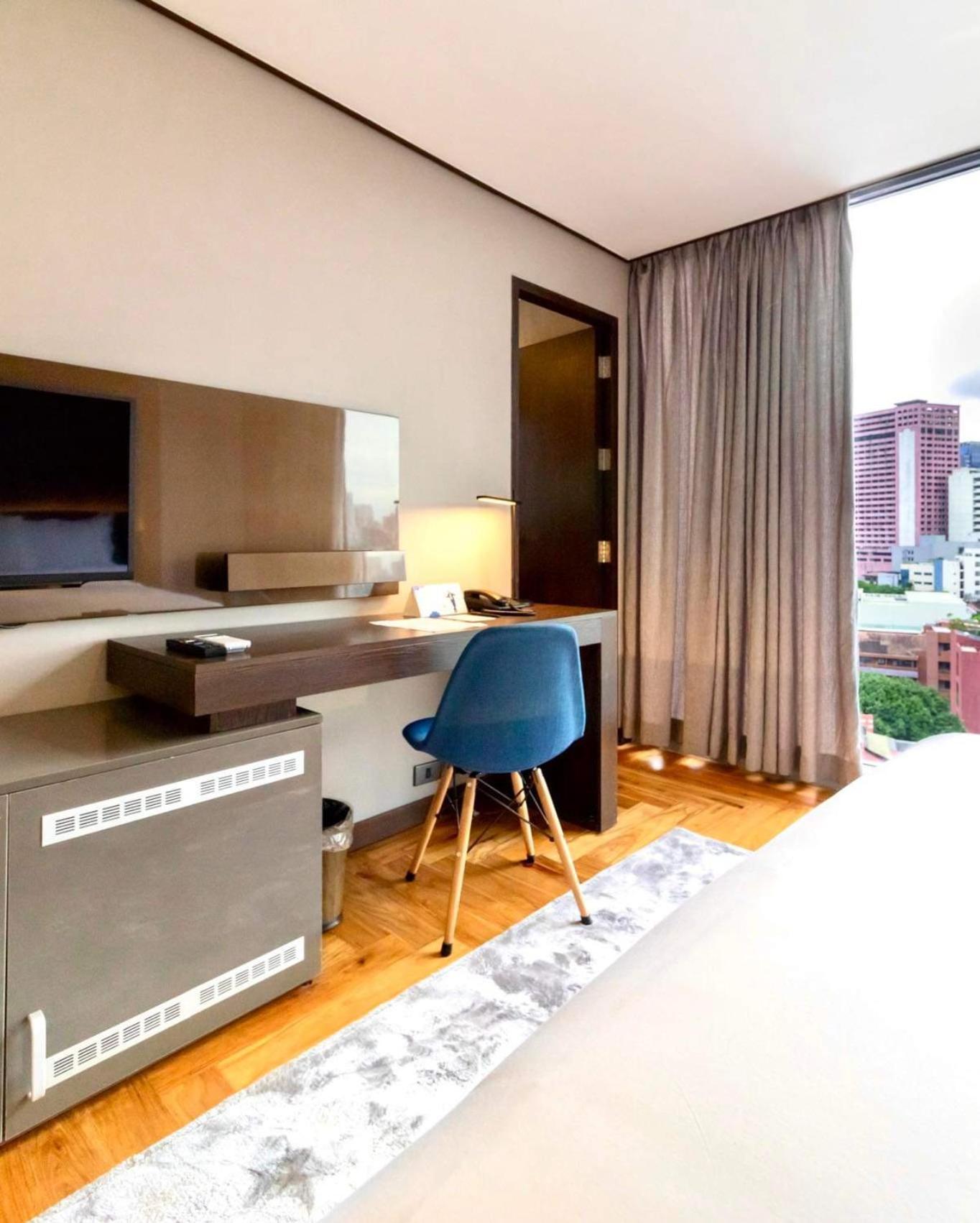 Ramada Encore By Wyndham Makati Makati City Bagian luar foto