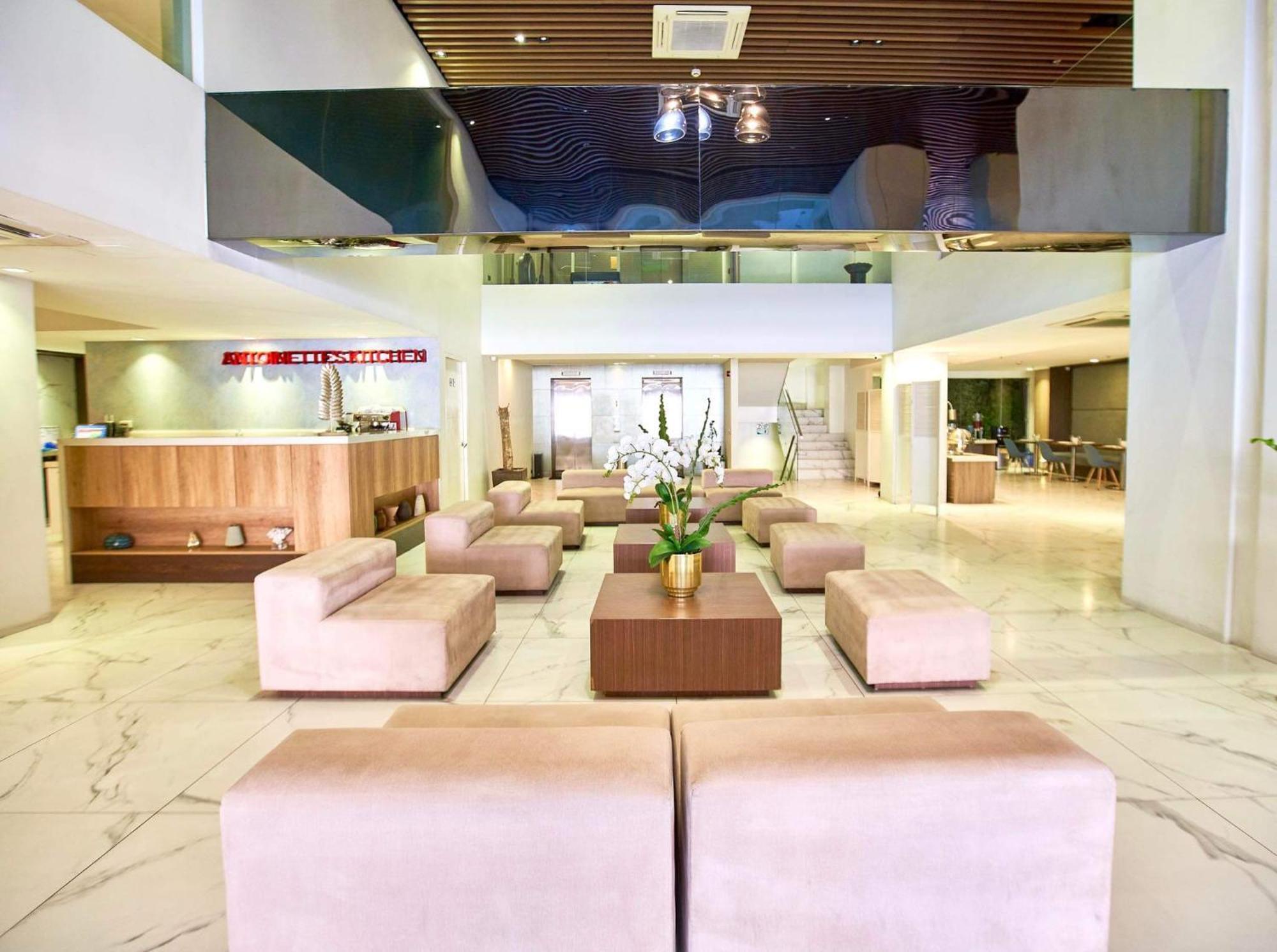 Ramada Encore By Wyndham Makati Makati City Bagian luar foto