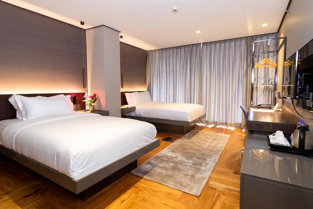 Ramada Encore By Wyndham Makati Makati City Bagian luar foto
