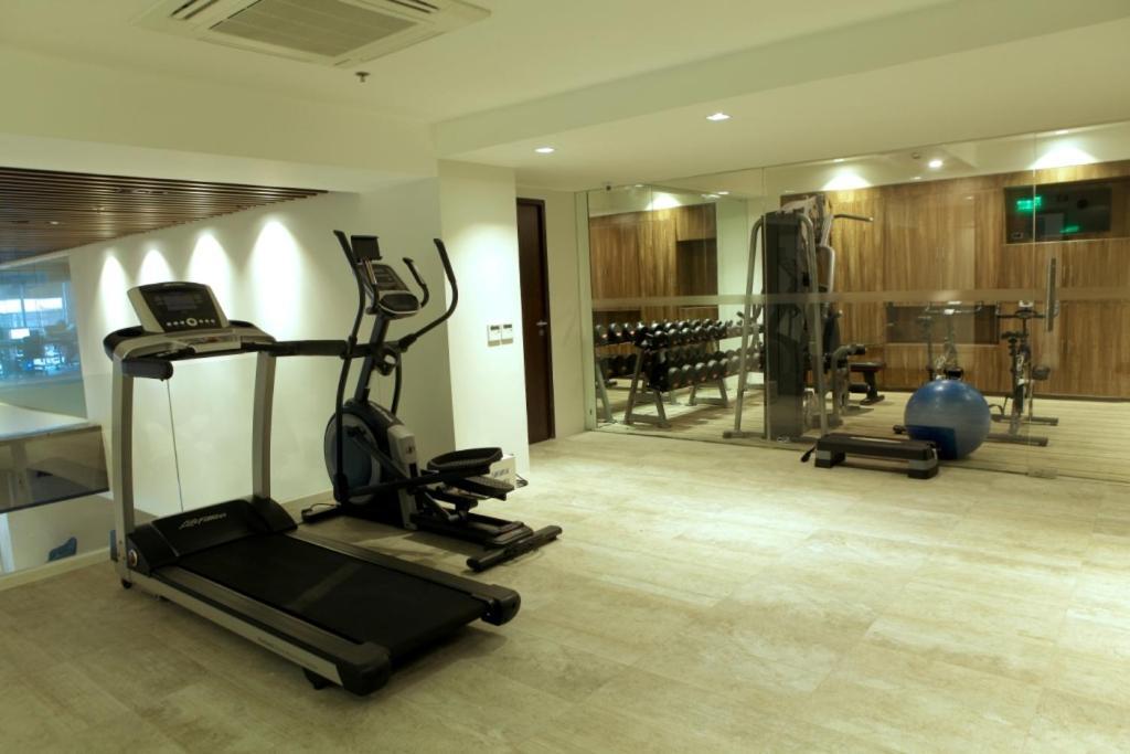 Ramada Encore By Wyndham Makati Makati City Bagian luar foto